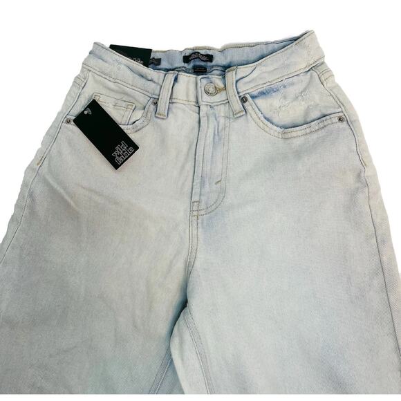 Wild Fable Women’s Ultra Light Wash Super-High Rise Tapered Jeans - Picture 2 of 8